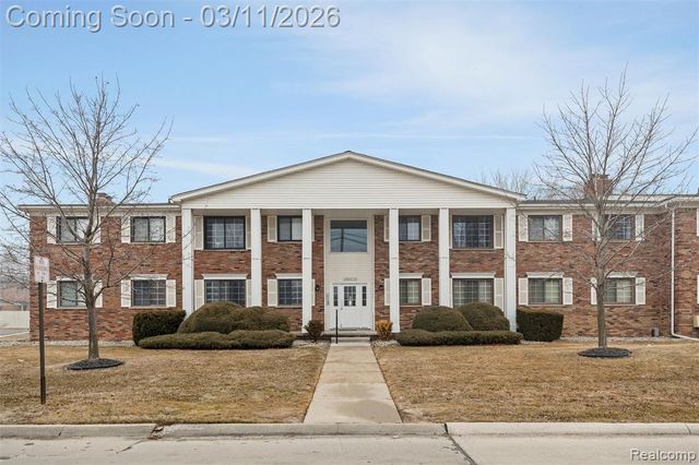 23007 Liberty Street, Saint Clair Shores, MI 48080