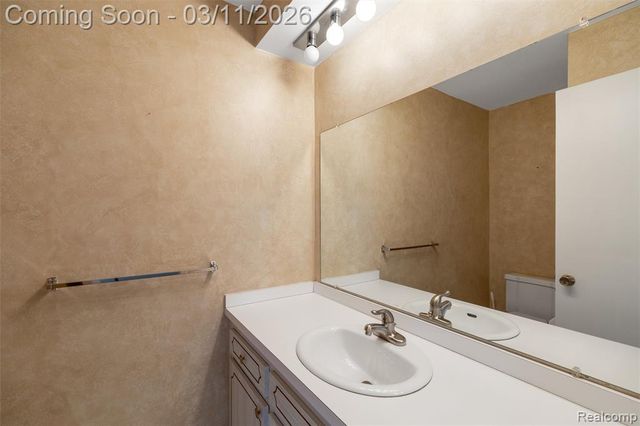 23007 Liberty Street, Saint Clair Shores, MI 48080