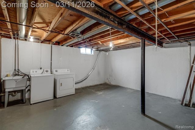 23007 Liberty Street, Saint Clair Shores, MI 48080