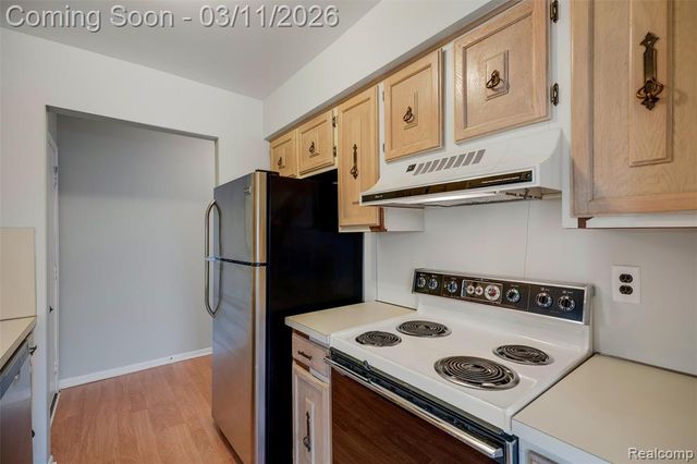 23007 Liberty Street, Saint Clair Shores, MI 48080