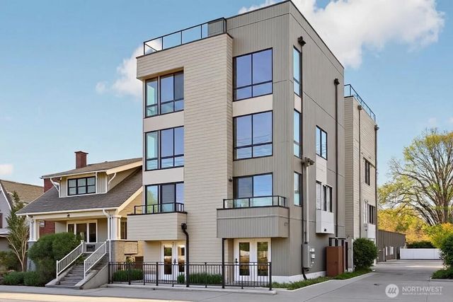 6211 12th Avenue NE, Seattle, WA 98115