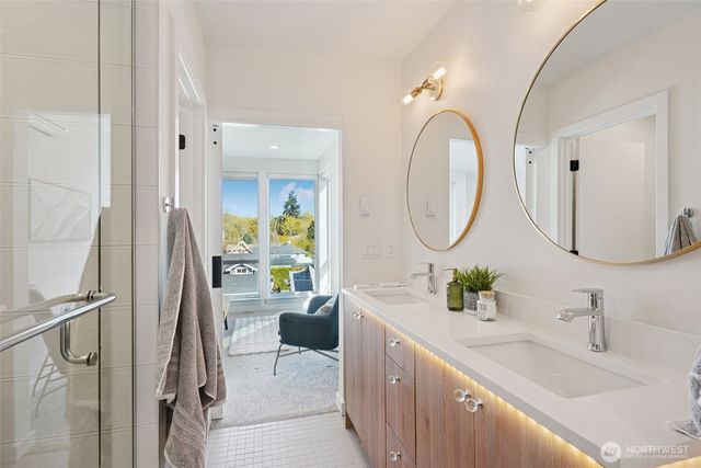 6211 12th Avenue NE, Seattle, WA 98115