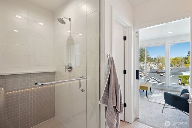 6211 12th Avenue NE, Seattle, WA 98115