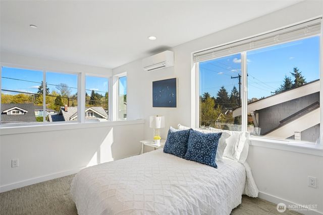 6211 12th Avenue NE, Seattle, WA 98115