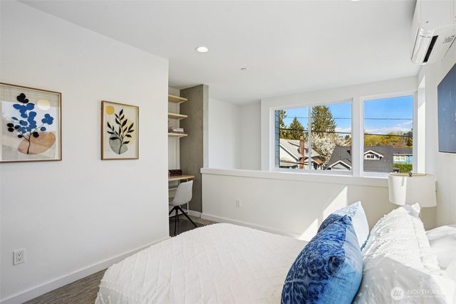 6211 12th Avenue NE, Seattle, WA 98115