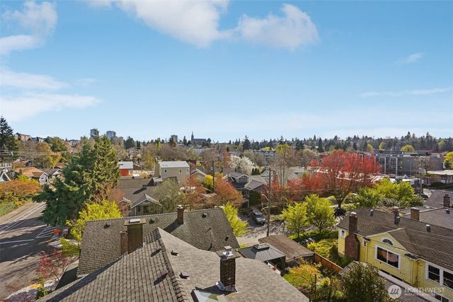 6211 12th Avenue NE, Seattle, WA 98115