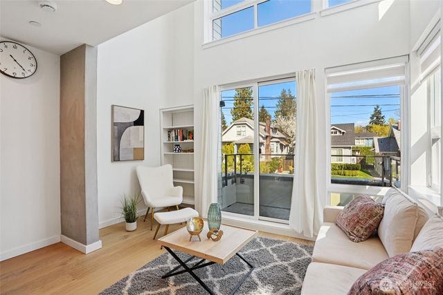 6211 12th Avenue NE, Seattle, WA 98115