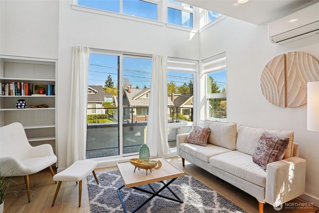 6211 12th Avenue NE, Seattle, WA 98115