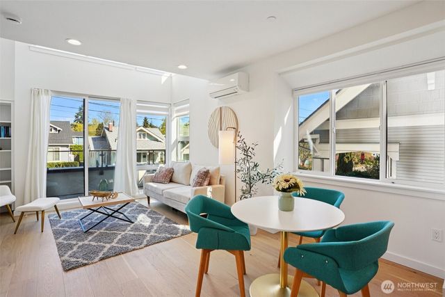 6211 12th Avenue NE, Seattle, WA 98115