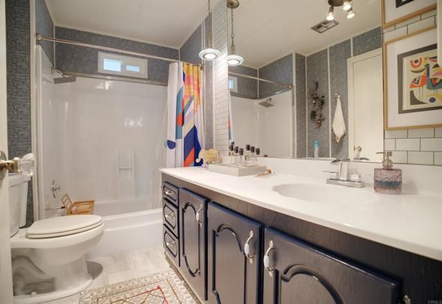 1600 E Vista Way 84, Vista, CA 92084