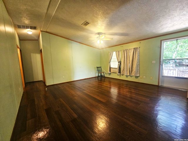 219 Lopez, Seguin, TX 78155