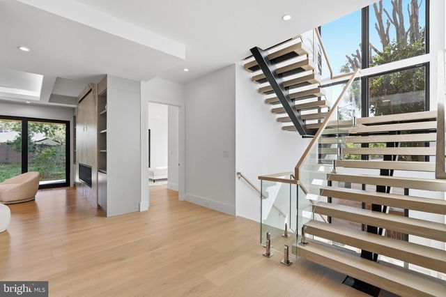1747 GILSON ST, Falls Church, VA 22043