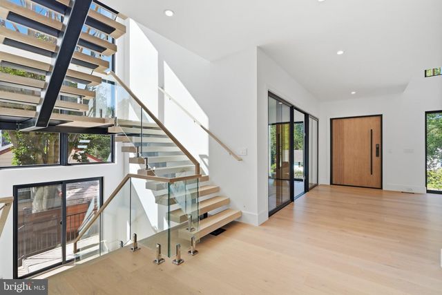 1747 GILSON ST, Falls Church, VA 22043