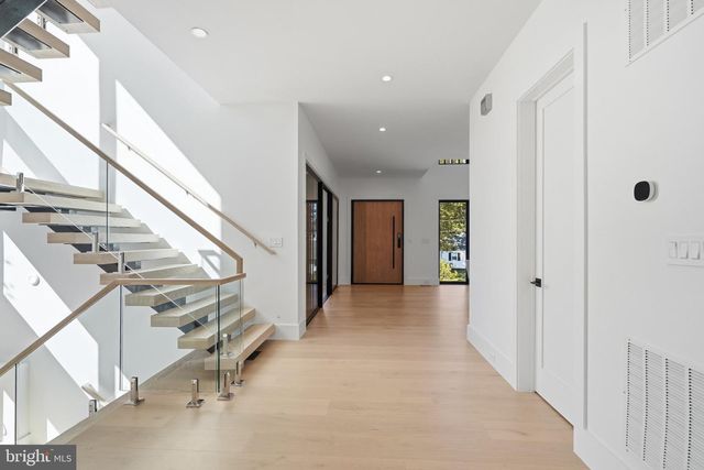 1747 GILSON ST, Falls Church, VA 22043