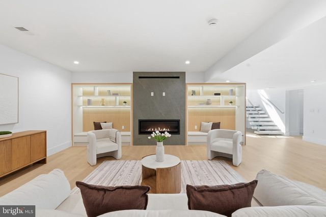 1747 GILSON ST, Falls Church, VA 22043