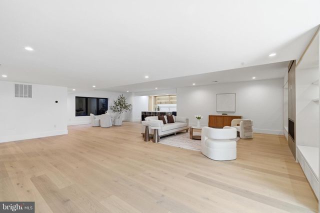 1747 GILSON ST, Falls Church, VA 22043