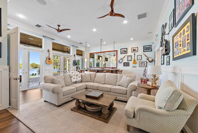 18137 Palm Point Drive, Jupiter, FL 33458