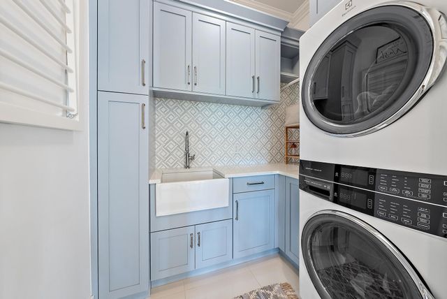 18137 Palm Point Drive, Jupiter, FL 33458