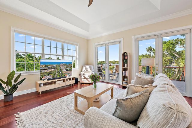 18137 Palm Point Drive, Jupiter, FL 33458