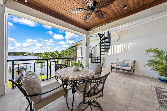 18137 Palm Point Drive, Jupiter, FL 33458