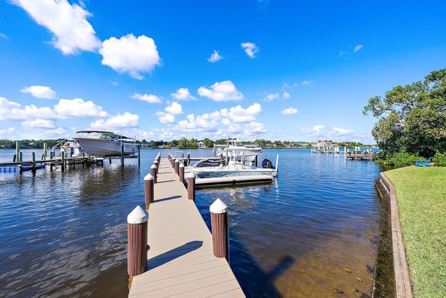 18137 Palm Point Drive, Jupiter, FL 33458