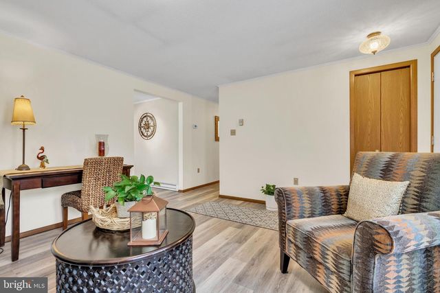 33 POPLAR ST, Sicklerville, NJ 08081