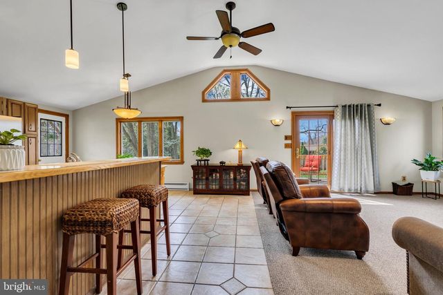 33 POPLAR ST, Sicklerville, NJ 08081