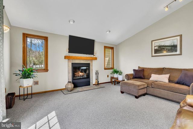 33 POPLAR ST, Sicklerville, NJ 08081