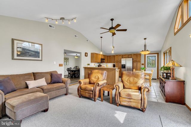 33 POPLAR ST, Sicklerville, NJ 08081