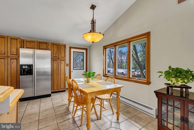 33 POPLAR ST, Sicklerville, NJ 08081