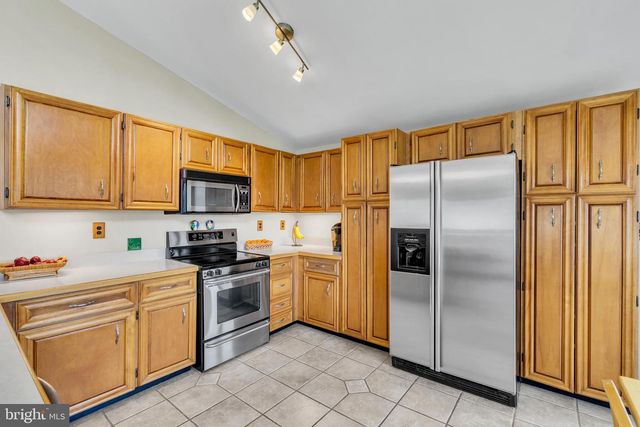 33 POPLAR ST, Sicklerville, NJ 08081