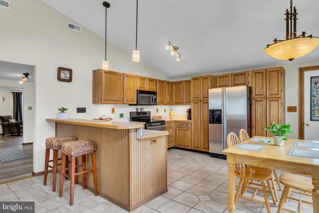 33 POPLAR ST, Sicklerville, NJ 08081