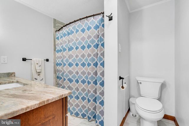 33 POPLAR ST, Sicklerville, NJ 08081