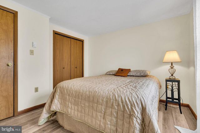 33 POPLAR ST, Sicklerville, NJ 08081