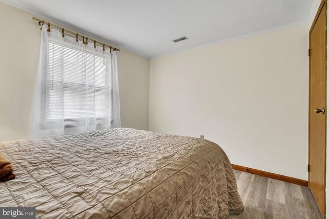 33 POPLAR ST, Sicklerville, NJ 08081