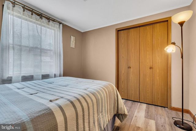 33 POPLAR ST, Sicklerville, NJ 08081