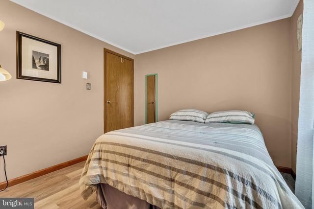 33 POPLAR ST, Sicklerville, NJ 08081