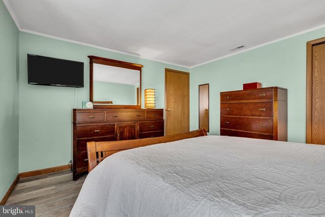 33 POPLAR ST, Sicklerville, NJ 08081