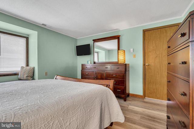 33 POPLAR ST, Sicklerville, NJ 08081