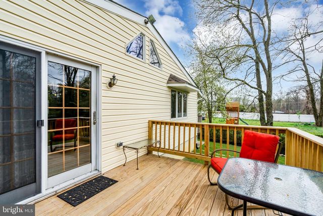 33 POPLAR ST, Sicklerville, NJ 08081