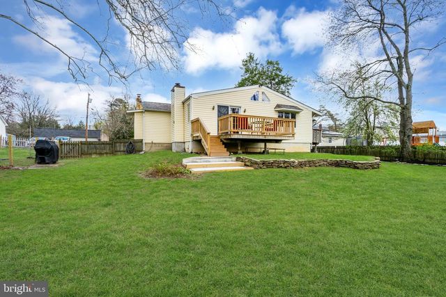 33 POPLAR ST, Sicklerville, NJ 08081