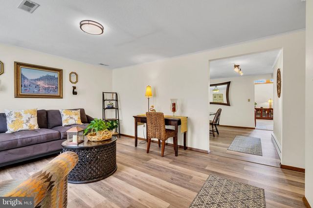 33 POPLAR ST, Sicklerville, NJ 08081