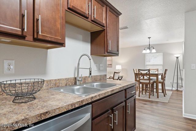 6237 SYRINGA Lane, Jacksonville, FL 32211