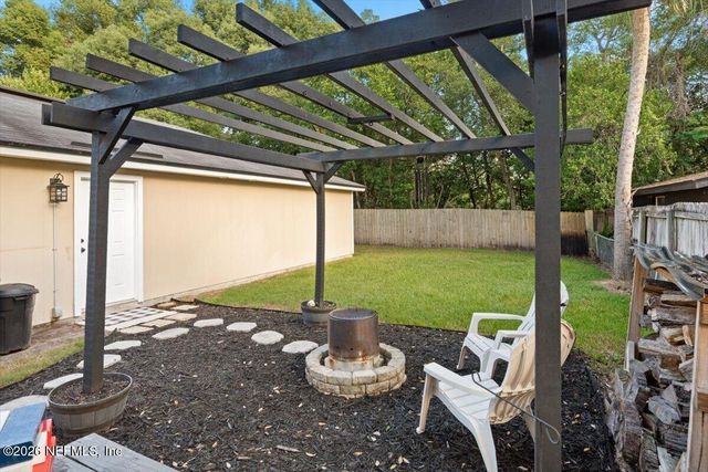 6237 SYRINGA Lane, Jacksonville, FL 32211