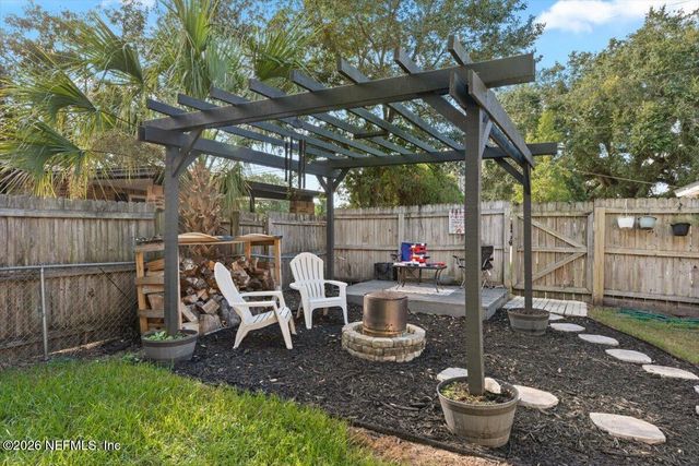 6237 SYRINGA Lane, Jacksonville, FL 32211