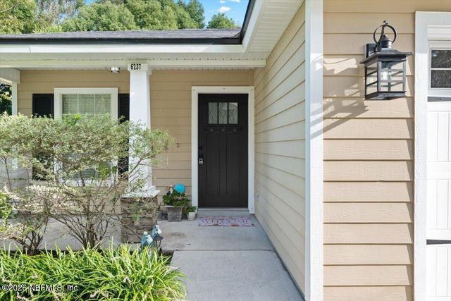 6237 SYRINGA Lane, Jacksonville, FL 32211
