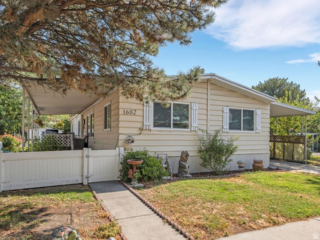 1602 INDIAN SUMMER DR, Salt Lake City, UT 84116 — exterior