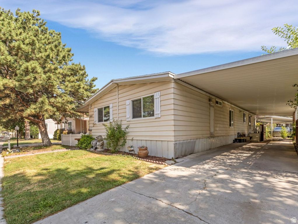 1602 INDIAN SUMMER DR, Salt Lake City, UT 84116 — photo 2