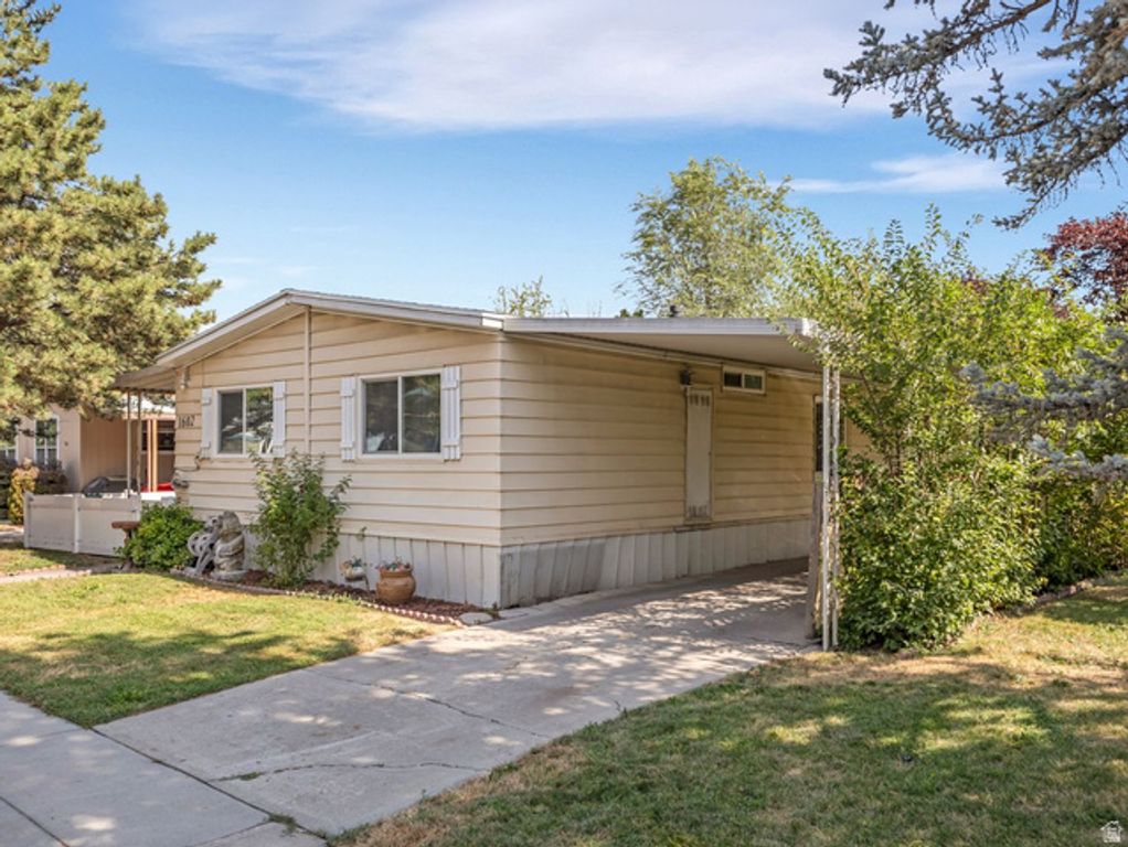 1602 INDIAN SUMMER DR, Salt Lake City, UT 84116 — photo 3