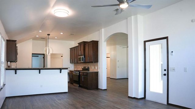 13049 SW 5th Street, Yukon, OK 73099